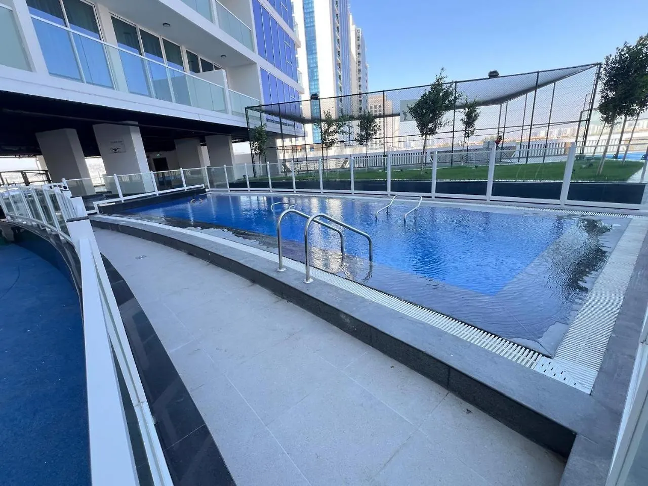 Timeless Glam Escape Studio In Gemz-18 Dubai Apartment