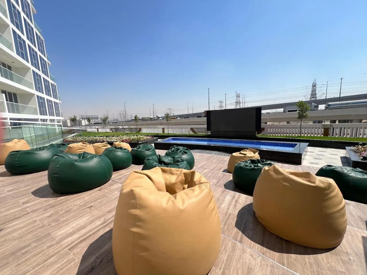 Apartment Timeless Glam Escape Studio In Gemz-18 Dubai