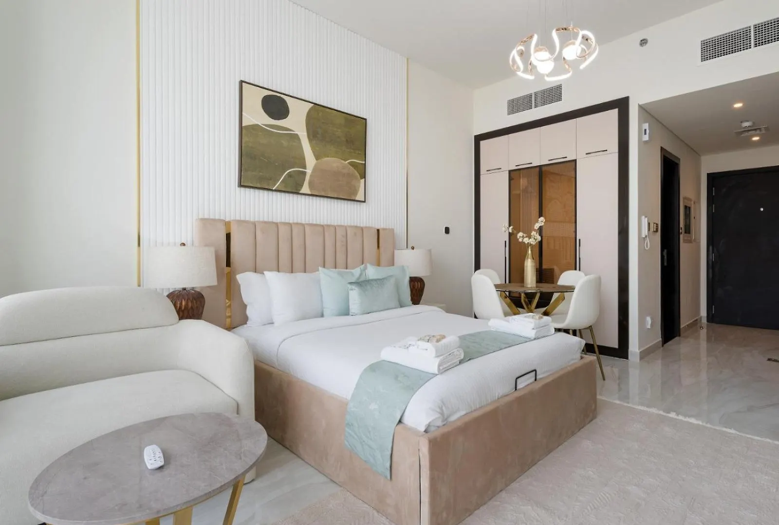 Timeless Glam Escape Studio In Gemz-18 Dubai 0*,