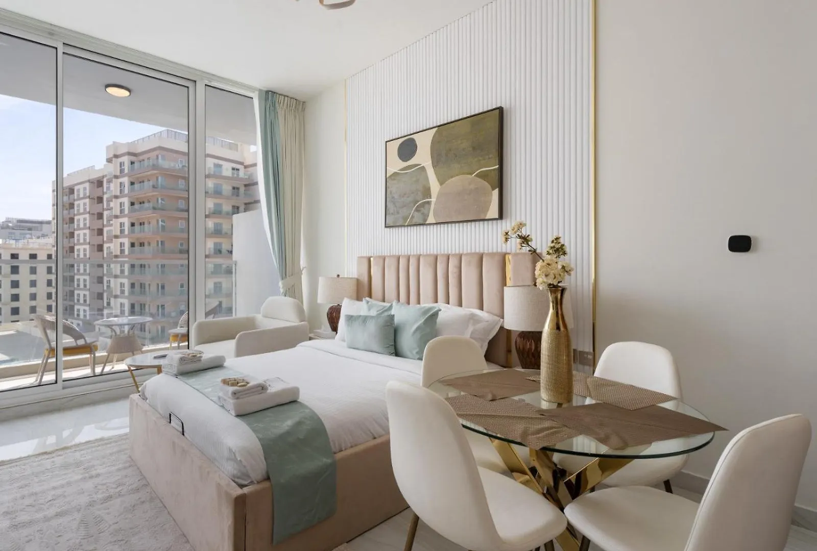 Apartment Timeless Glam Escape Studio In Gemz-18 Dubai
